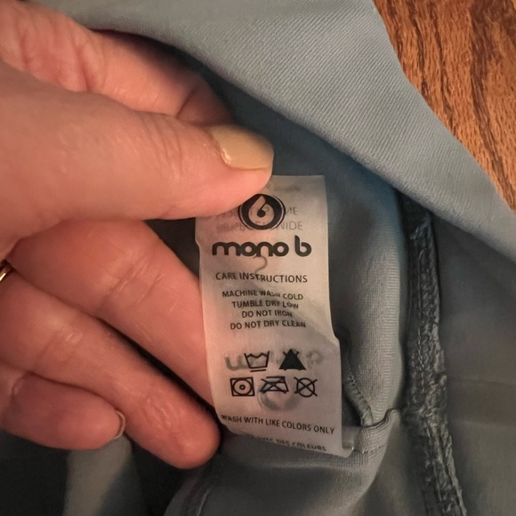 Mono B Gray Sports Bra – Size Small - Picture 4 of 4